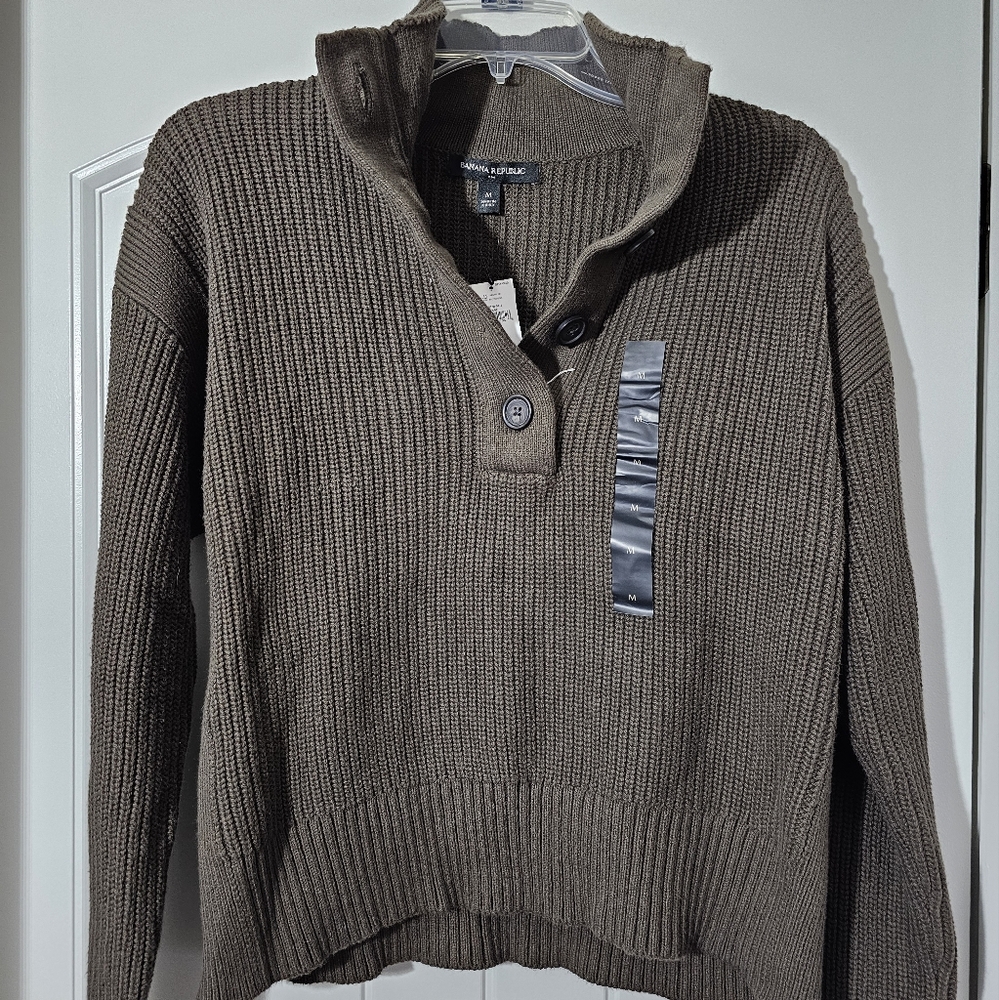 Cropped brown/olive sweater by Banana Republic